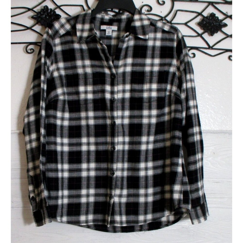 Croft & Barrow Women's Flannel Top Size PM Long Sleeve Black Plaid Button Up